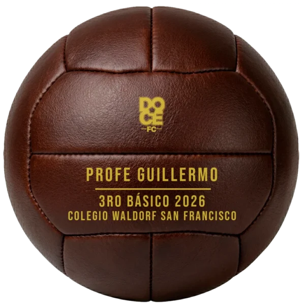 Balón 12 Cascos personalizado con la dedicatoria Profe Guillermo, 3ro básico 2026, Colegio Waldorf San Francisco
