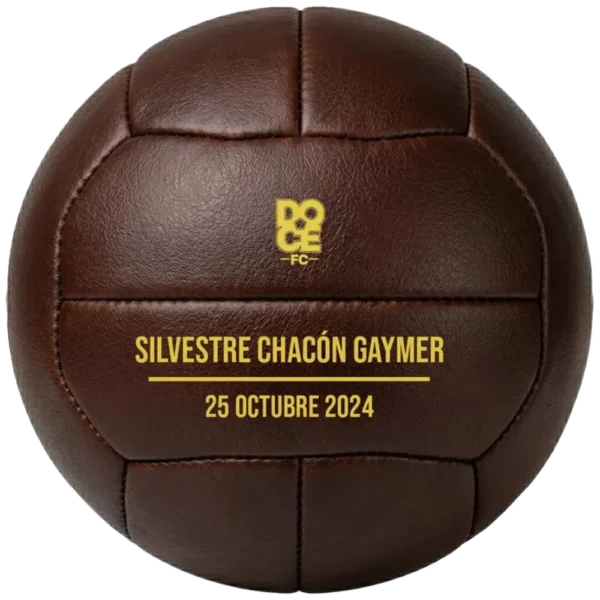 Balón 12 Cascos personalizado con el nombre Silvestre Chacón Gaymer y la fecha 25 de octubre de 2024
